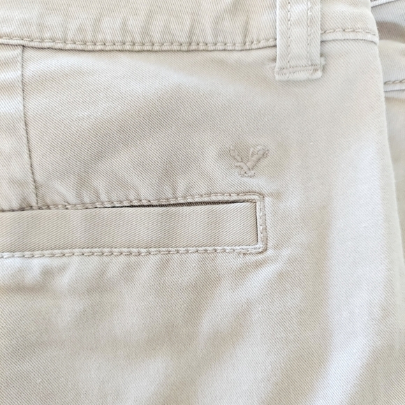 American Eagle Women's Size 6 Khaki Midi Shorts Super Stretch Preppy Causal ECU - Picture 7 of 12